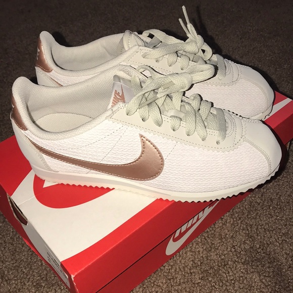 هذه ينفر مزعوم nike cortez leather lux - daydreema.com